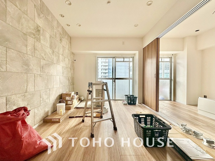 内装 現在改装中◆煌びやか◆愛おしい家族との団欒の時間をより一層幸せなものに感じさせる煌びやかなLDK。輝かしい毎日が待っています。