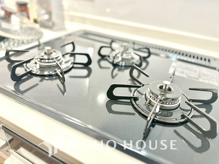 キッチン 【KITCHEN】◆家族のおはよう◆の声を笑顔で迎えてあげられるシステムキッチン。朝ごはんが楽しみでちょっと早起きしたくなるんです。