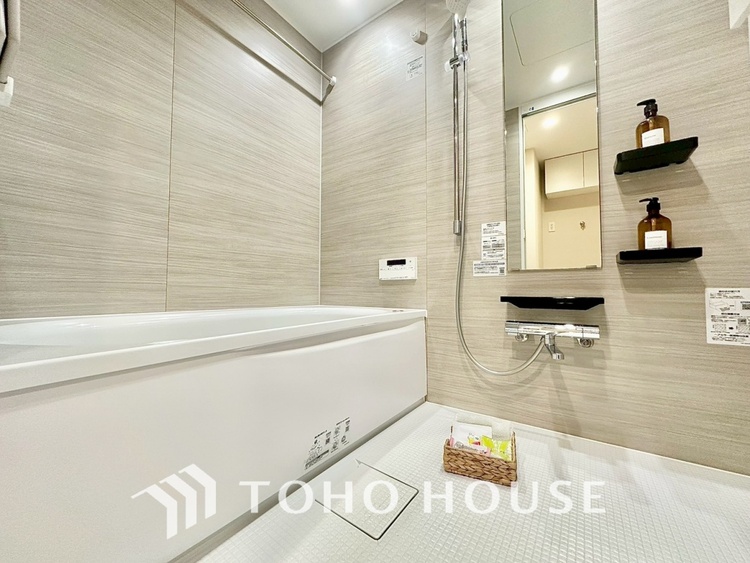 風呂 【BATHROOM】◆プライベートな空間◆simpleだからrelaxできるんです。こころもからだもキレイさっぱり。