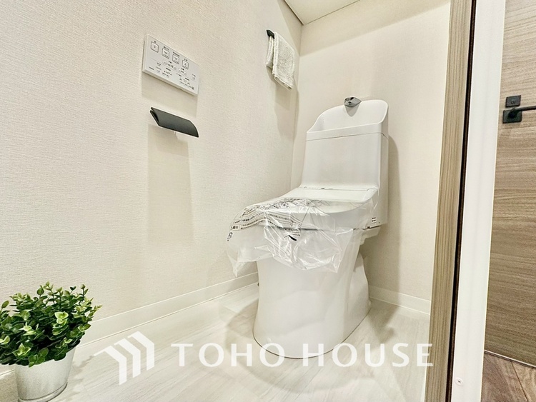トイレ 【TOILET】◆快適◆な生活に不可欠。節水型の高性能トイレを新設。