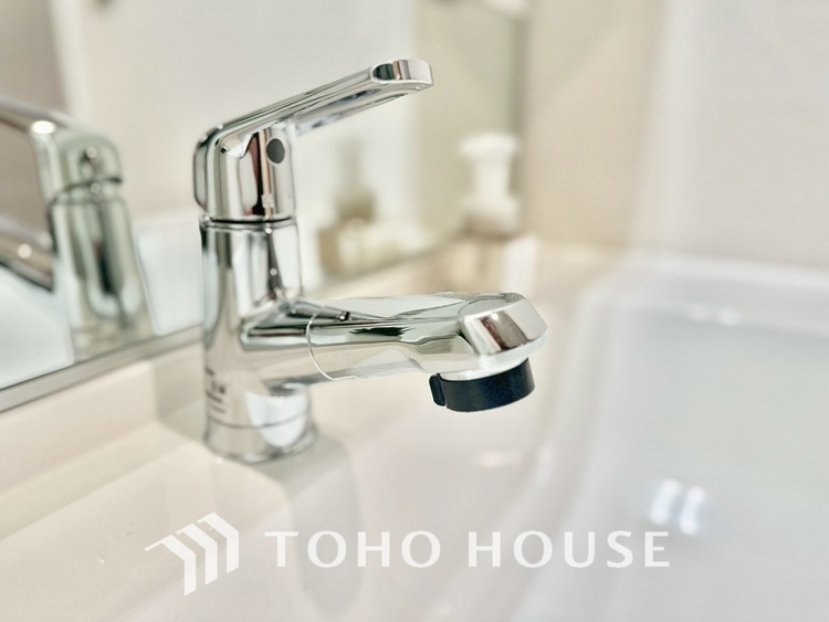 洗面 【WASHROOM】◆快適◆煌びやかな暮らしの中にも忘れたくない快適さ。大きな収納が助けてくれます。