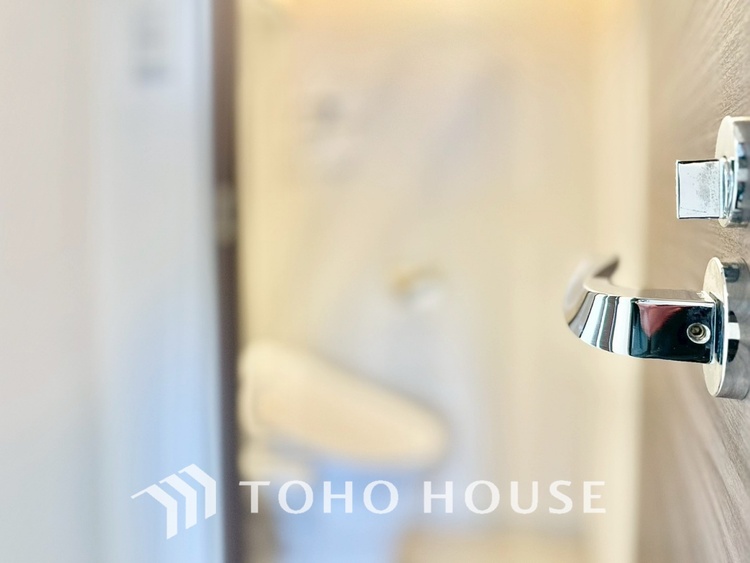 トイレ 現在改装中◆快適◆な生活に不可欠。節水型の高性能トイレを新設。