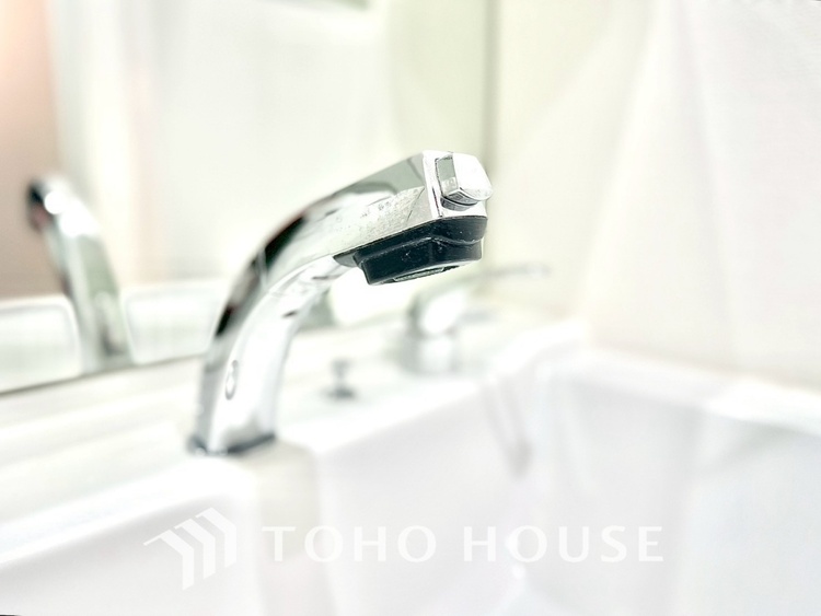 洗面 現在改装中◆快適◆煌びやかな暮らしの中にも忘れたくない快適さ。大きな収納が助けてくれます。