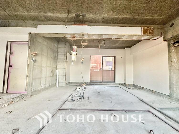 内装 現在改装中◆煌びやか◆愛おしい家族との団欒の時間をより一層幸せなものに感じさせる煌びやかなLDK。輝かしい毎日が待っています。