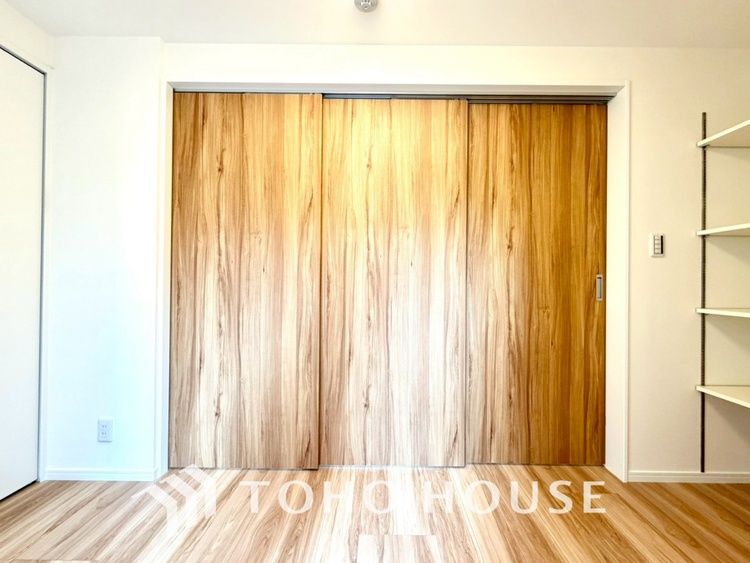 内装 【BALCONY】◆BLUE SKY◆自然の心地よさに包まれる。大開口の外に広がるのは爽やかな青空。