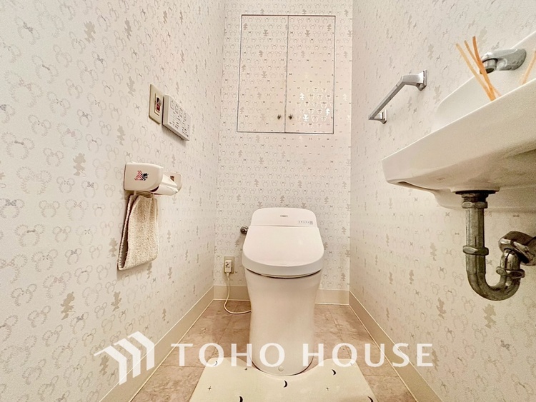 トイレ 現在改装中◆快適◆な生活に不可欠。節水型の高性能トイレを新設。