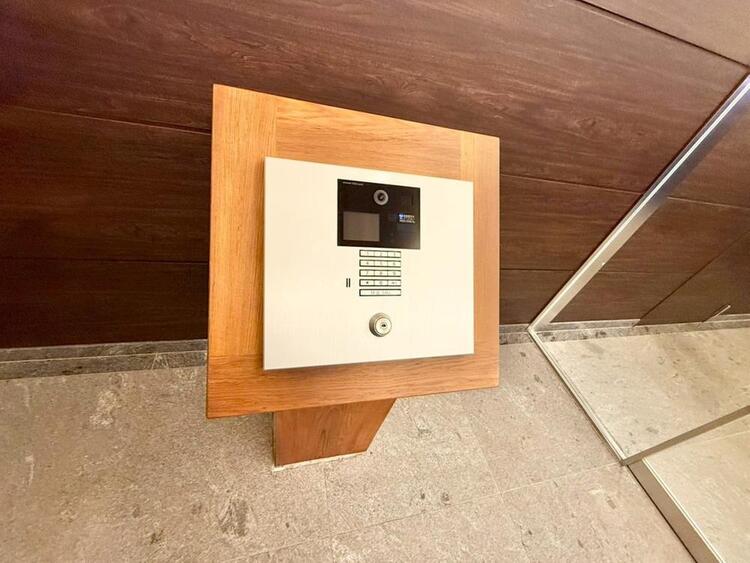 その他 誰が来てもわかる様にモニター付きインターホンを設置。