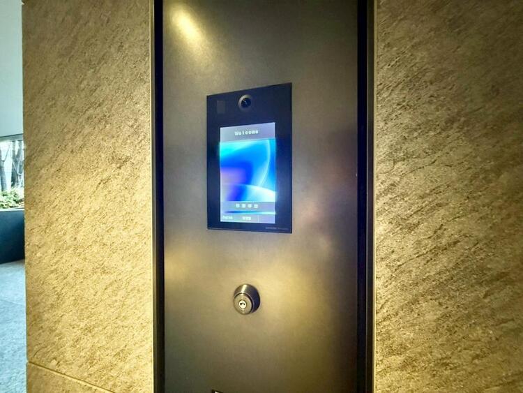 その他 誰が来てもわかる様にモニター付きインターホンを設置。