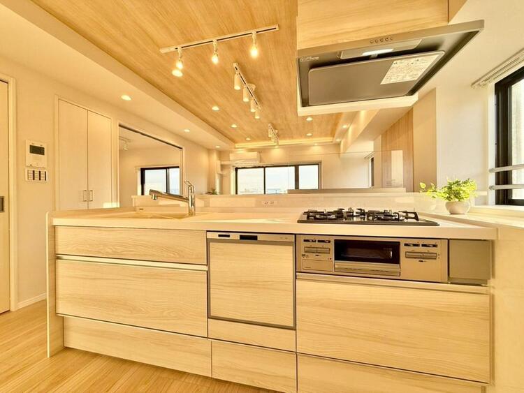 その他 開放感のあるキッチンスペース。調理をしながら、会話も弾みそうですね。