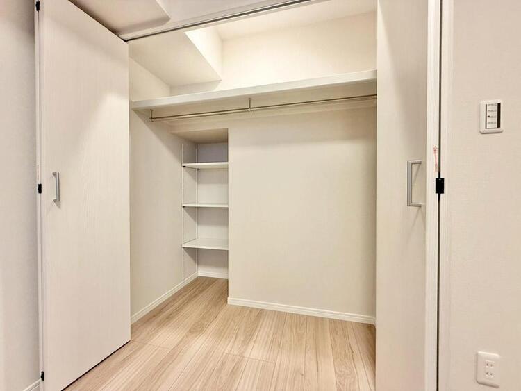 その他 収納スペースが付いていて、お部屋を広く使っていただけます。
