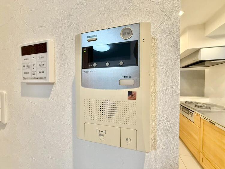 その他 誰が来てもわかる様にモニター付きインターホンを設置。