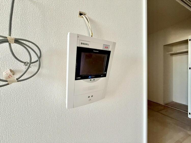 その他 誰が来てもわかる様にモニター付きインターホンを設置。