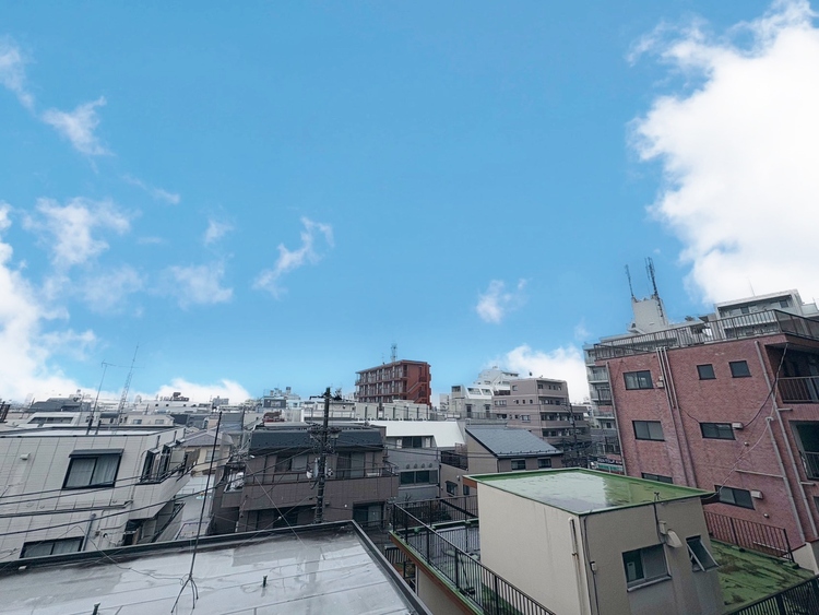 バルコニー 頬をなでる、優しい風を感じることが出来ます。