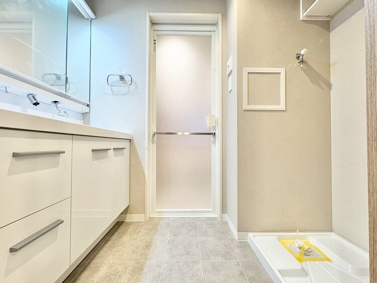 洗面 清潔感と心地よさを重視した、上質感漂うパウダールーム。