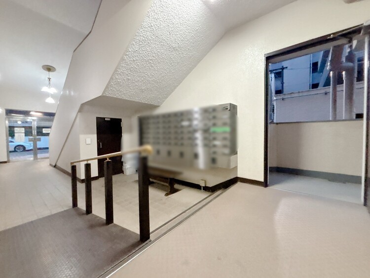 エントランス エントランス内部は、管理が行き届き清潔な共有スペースとなっています。