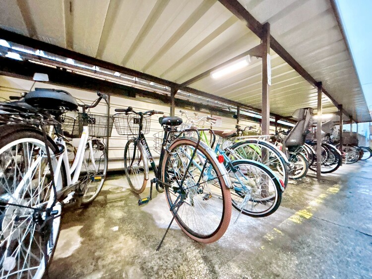 その他 きちんと整備された駐輪場。住む方の心遣いが感じられます。