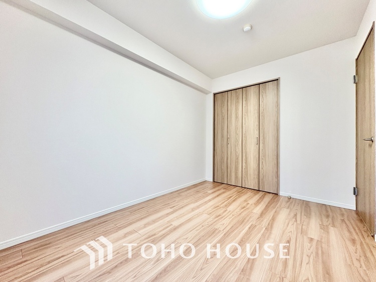 内装 光あふれるリビングは、笑顔の舞台。家族みんなで過ごすかけがえのない時間が、温かい思い出を作ります。