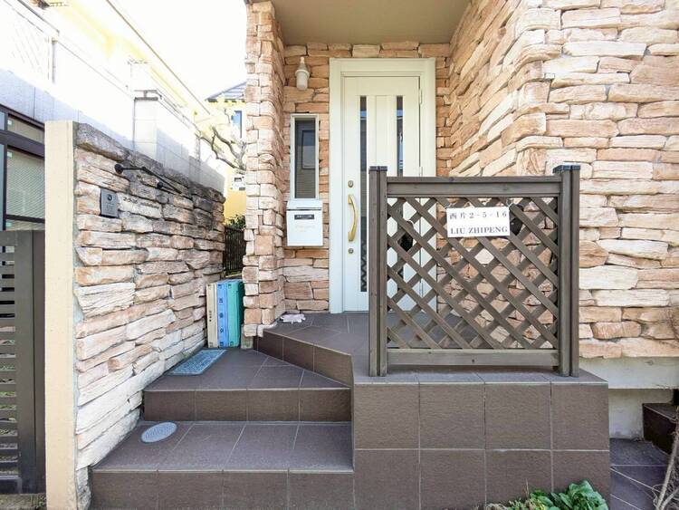 その他 清潔感のある落ち着いた雰囲気の玄関です。