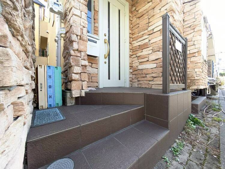 その他 上質感漂う玄関アプローチです。