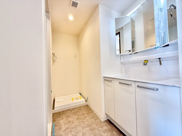 その他 十分な広さの脱衣所。