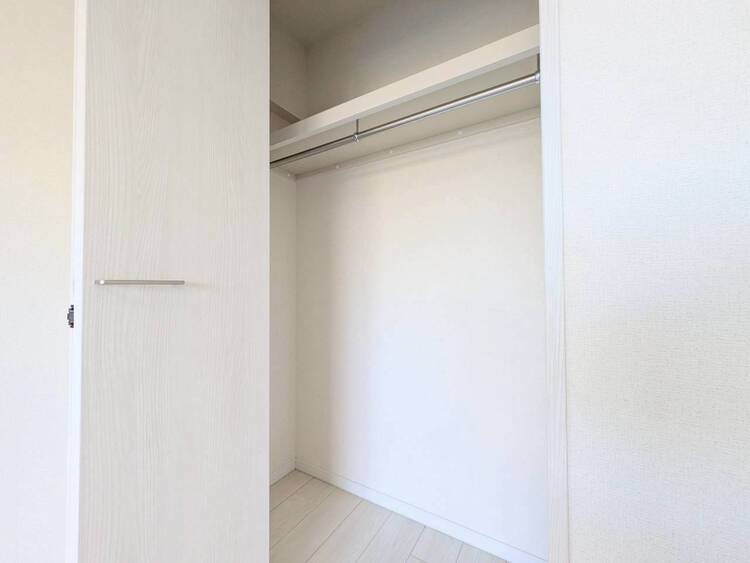 その他 収納スペースが付いていて、お部屋を広く使っていただけます。