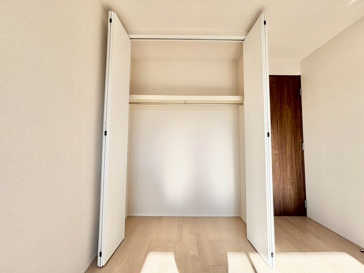 その他 収納スペースが付いていて、お部屋を広く使っていただけます。