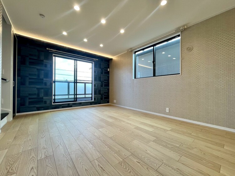 居間 居心地の良い空気感は、暮らしのステージを彩り、心からのやすらぎと満足感を与えてくれます。