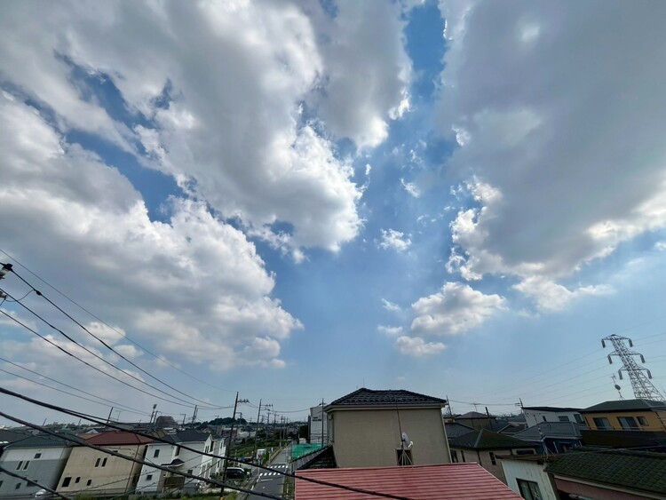 バルコニー 頬をなでる、優しい風を感じることが出来ます。