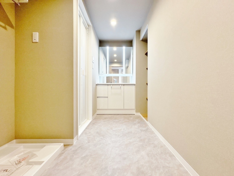 洗面 清潔感と心地よさを重視した、上質感漂うパウダールーム。