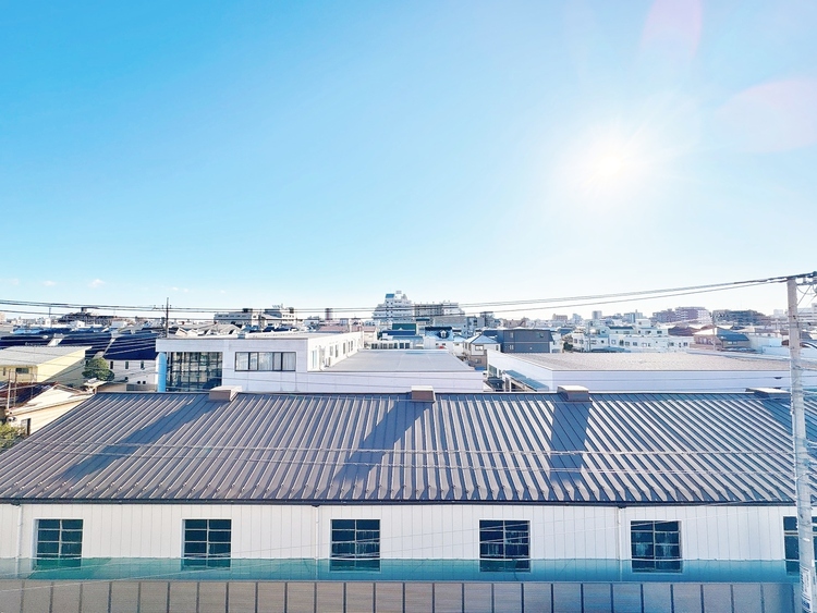 バルコニー 頬をなでる、優しい風を感じることが出来ます。