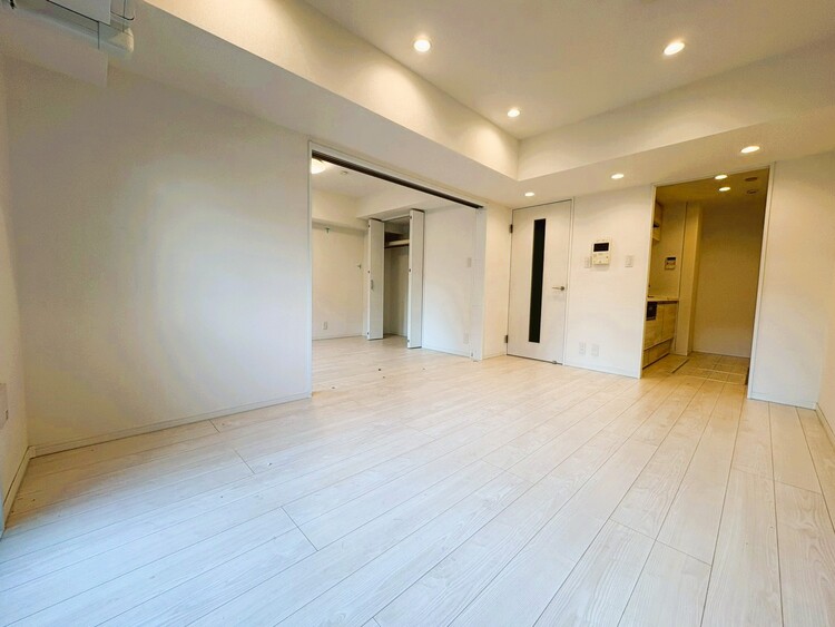 居間 快適に過ごす毎日を求めて、暮らしの中でご自身の「マイホーム」に創り上げてください。