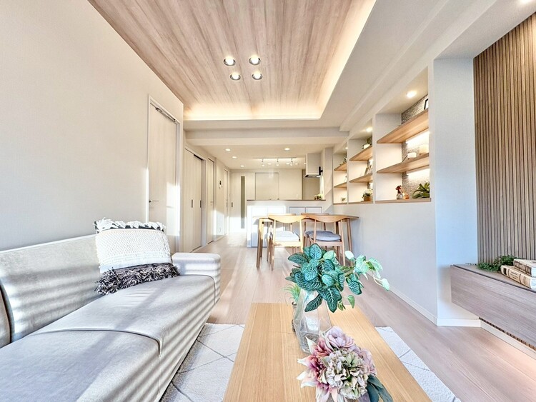 居間 飾り過ぎないシンプルな内装と偏り過ぎないデザインで統一しました。