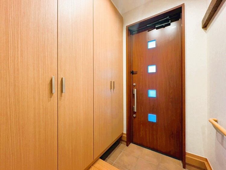 玄関 シューズボックスを完備した玄関です。