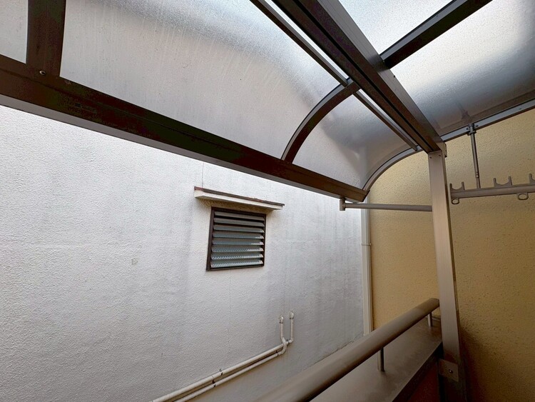 バルコニー 窓を開けると広がる青空。心をリフレッシュして日々を過ごしていきましょう。