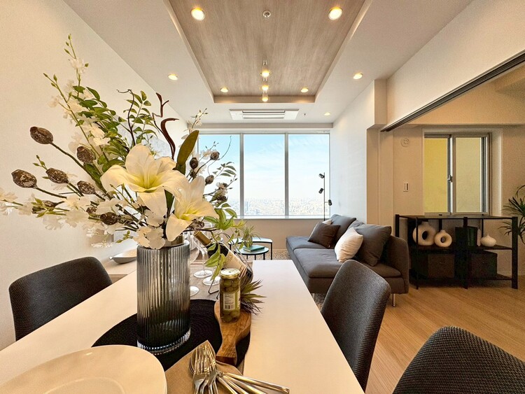 居間 快適に過ごす毎日を求めて、暮らしの中でご自身の「マイホーム」に創り上げてください。