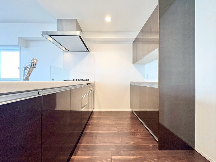 キッチン 洗練されたスタイリッシュなデザイン性と使いやすさを備えた仕様。