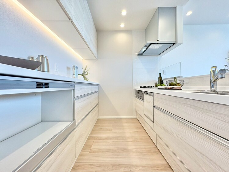 キッチン 洗練されたスタイリッシュなデザイン性と使いやすさを備えた仕様。