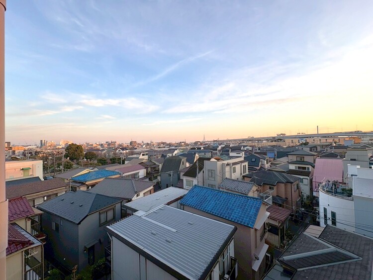 バルコニー 頬をなでる、優しい風を感じることが出来ます。