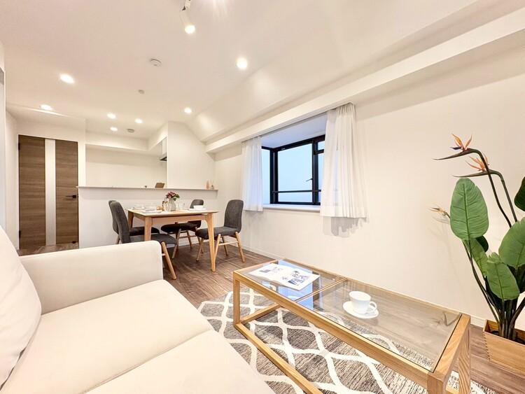 居間 居心地の良い空気感は、暮らしのステージを彩り、心からのやすらぎと満足感を与えてくれます。