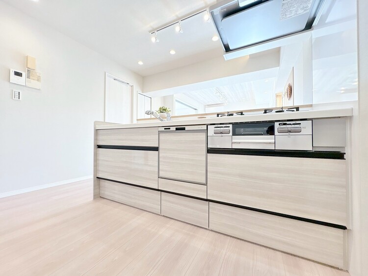 キッチン 洗練されたスタイリッシュなデザイン性と使いやすさを備えた仕様。