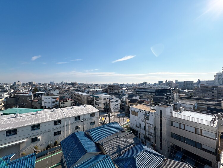 バルコニー 頬をなでる、優しい風を感じることが出来ます。