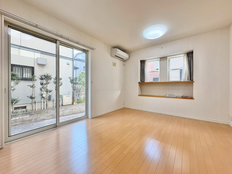 居間 豊かな居住性と、安心感を満たすクオリティが見事に調和した住空間。