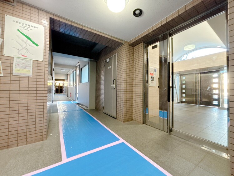 エントランス エントランス内部は、管理が行き届き清潔な共有スペースとなっています。