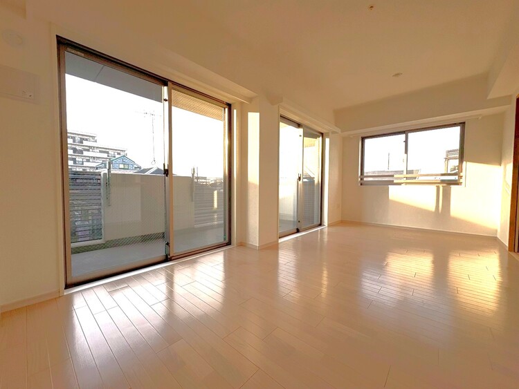 居間 飾り過ぎないシンプルな内装と偏り過ぎないデザインで統一しました。