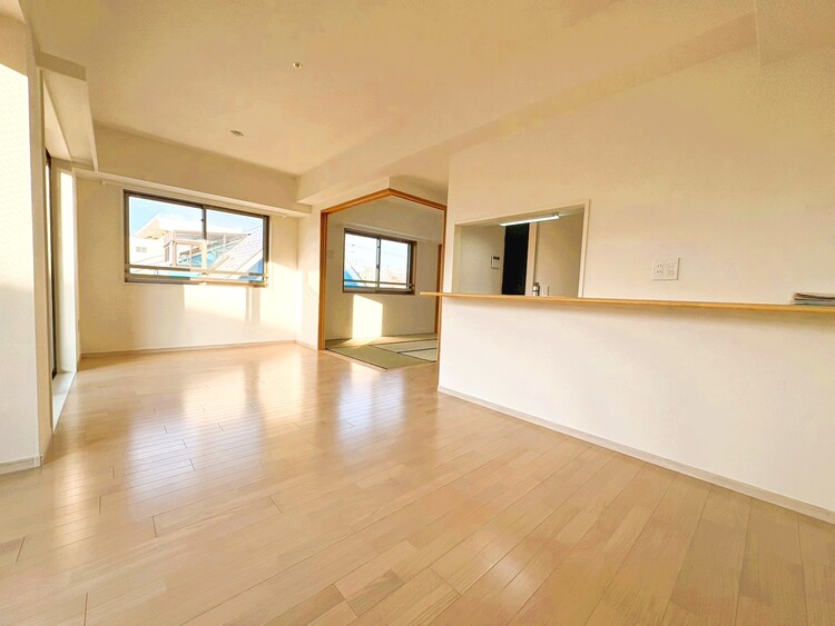 居間 快適に過ごす毎日を求めて、暮らしの中でご自身の「マイホーム」に創り上げてください。