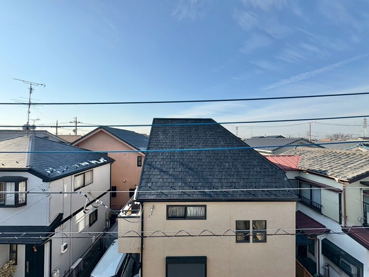 バルコニー 窓を開けると広がる青空。心をリフレッシュして日々を過ごしていきましょう。