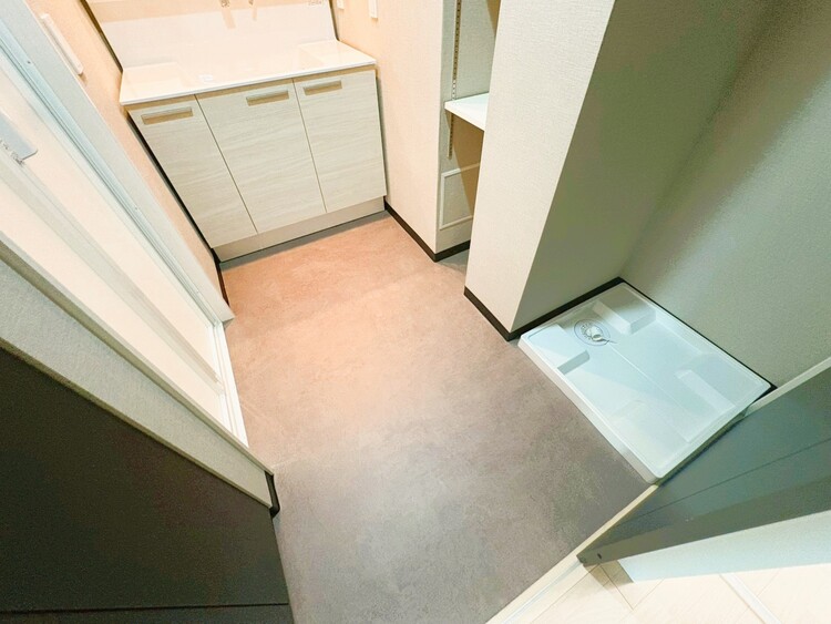 洗面 清潔感と心地よさを重視した、上質感漂うパウダールーム。