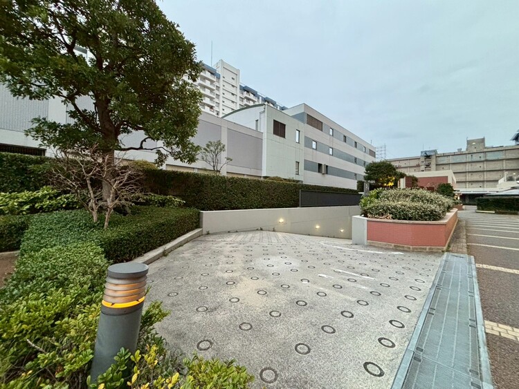 その他 駐車スペースが嬉しいですね。※空き状況は都度ご確認下さい。