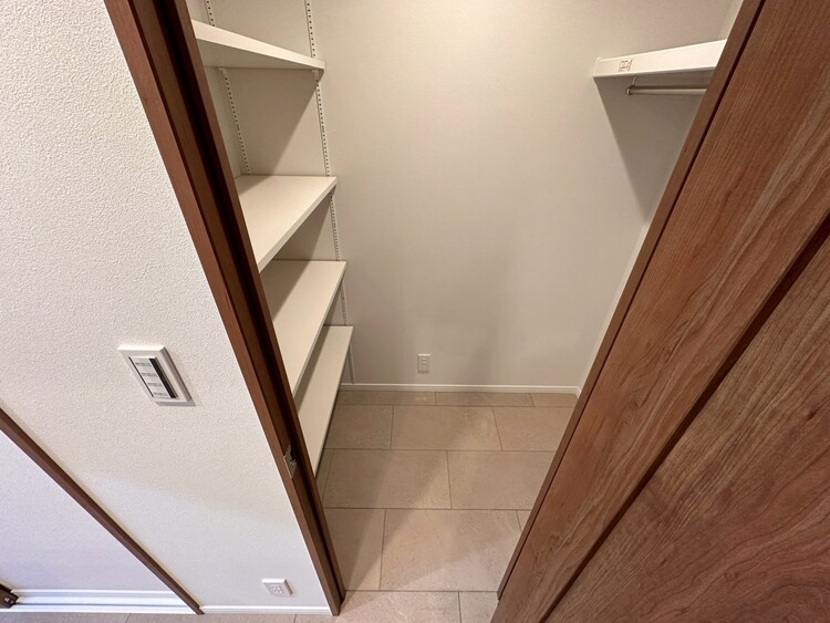 その他 家電やスーツケース、ストック品など何でも片付く嬉しい空間です。