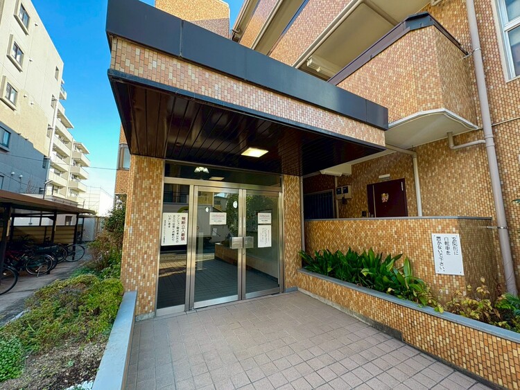 その他 上質感漂う玄関アプローチです。